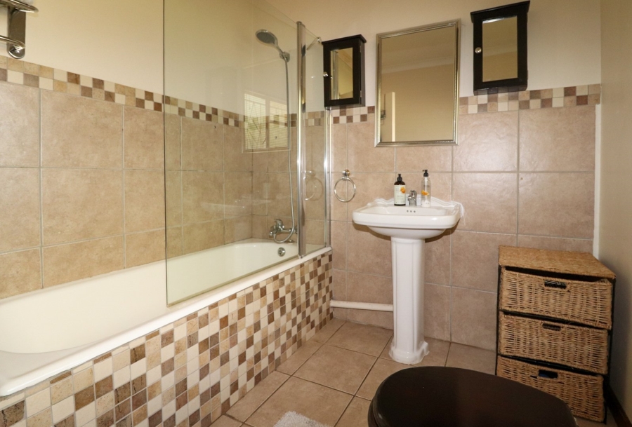 4 Bedroom Property for Sale in Flamwood North West